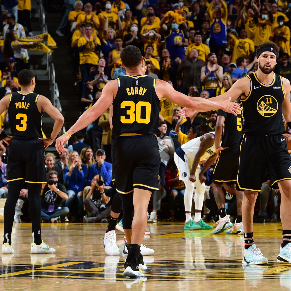 3-0！莎头击败日本队晋级决赛，王楚钦频频爆冲，张本美和出洋相（3-0！“莎头”横扫日本队闯进决赛，王楚钦火力全开频频爆冲，张本美和频现失误）