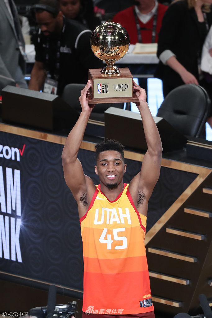 齐达内晒中国行照片：来中国遛了个弯，舒坦，下次还来（齐达内分享中国行照：来华走走挺舒坦，下次还想来）