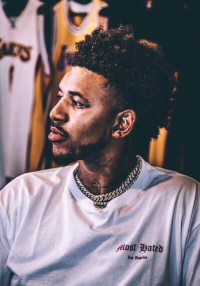 巴黎官方：姆巴佩隐瞒不续约决定，漠视了俱乐部财务健康（巴黎圣日耳曼：姆巴佩未披露拒绝续约，忽视俱乐部财务稳定）