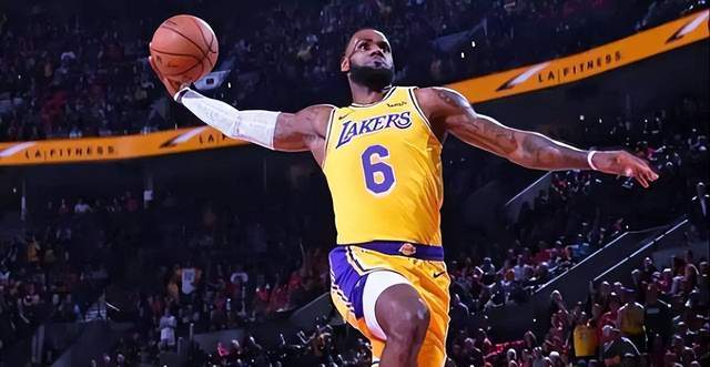 斯帅：为什么换下伊尔迪兹？我换上的是转会费5000万的奥蓬达（斯帅解释换人：伊尔迪兹下场，我派上转会费5000万的奥蓬达）