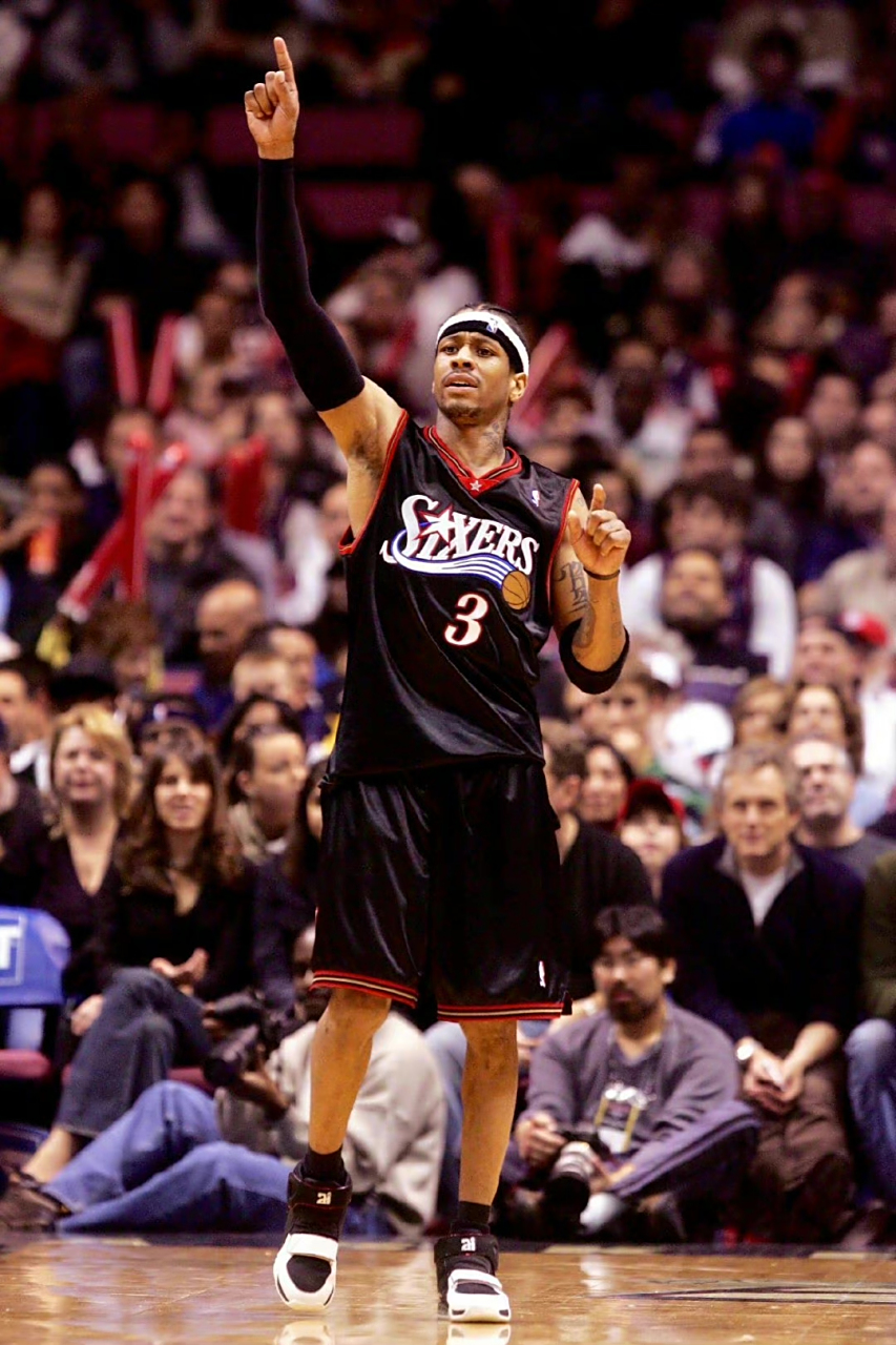 皮亚尼奇重返尤文训练基地，与斯帕莱蒂、基耶利尼合影（皮亚尼奇回到尤文训练基地，与斯帕莱蒂、基耶利尼合影留念）