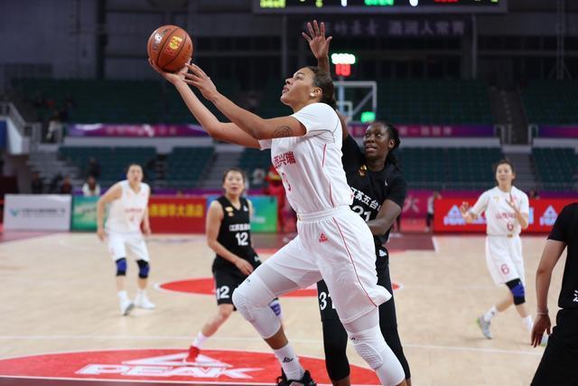 1-2折戟亚平宁！英超11.4亿豪门惨遭逆转跌出前8 各项赛事4场不胜（1-2客场折戟亚平宁！总身价11.4亿英超豪门遭逆转跌出前八 各赛事近4场不胜）